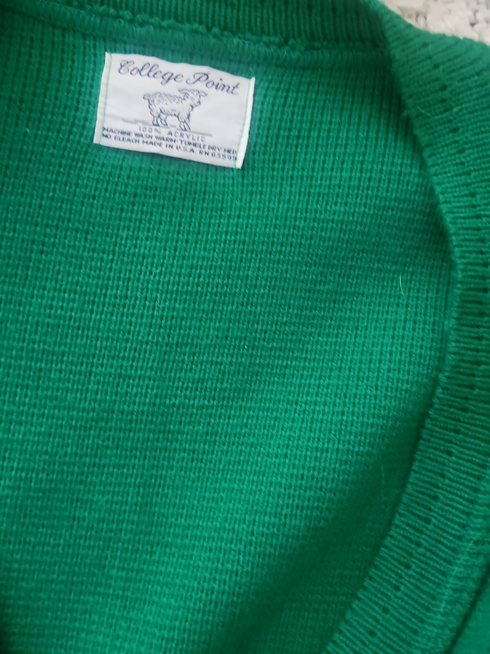 Vintage College Point Green V-Neck Cardigan Sweater Size Medium Preppy Classic - Picture 4 of 4